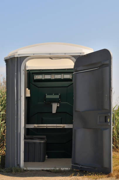 Best Portable restroom trailer rental  in Arlington Heights, WA